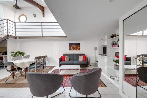 Large luxury Loft for 6 people by Weekome