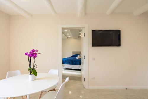 Palazzo Maddaloni Sweet Home By NapoliApartments