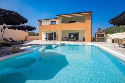 Villa Nur Amela