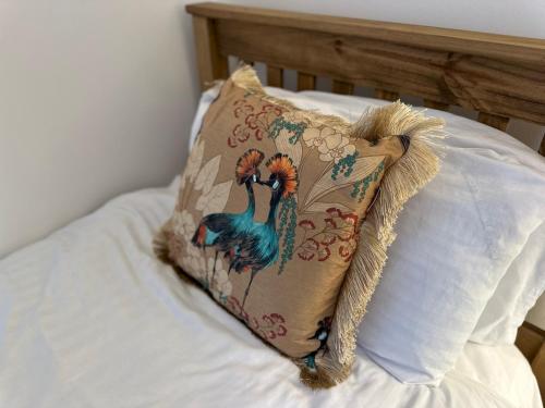 Katil atau katil-katil dalam bilik di Pass the Keys Modern Lovely Flat in St Johns Chapel