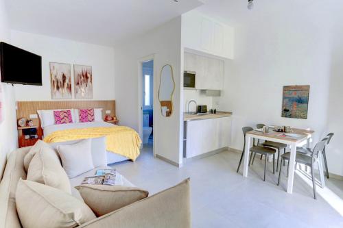 Vatican Loft with Balcony - Home and More