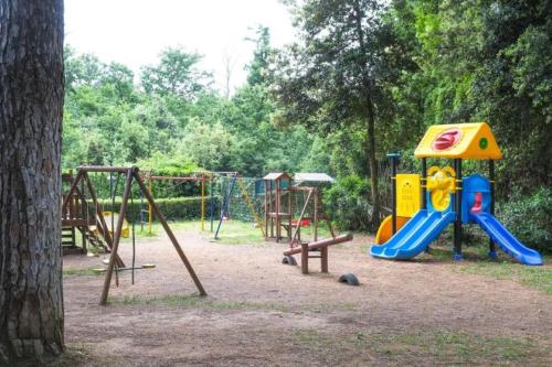 Kawasan permainan kanak-kanak di Residence with swimming-pool in Guardistallo surrounded by Nature
