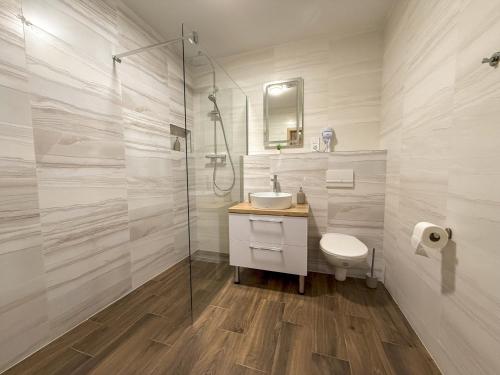 Un baño de Viola Apartman