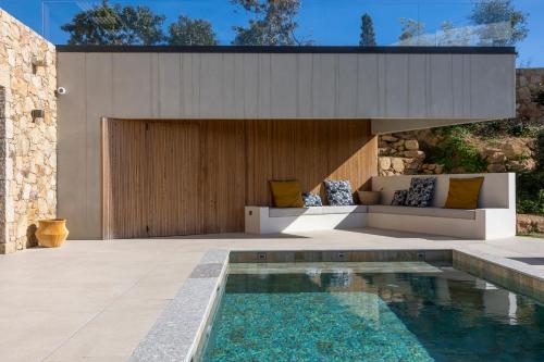 Photo de la galerie de l'établissement Villa TERRA COTTA - 4 chambres, piscine, vue mer, à Pietrosella
