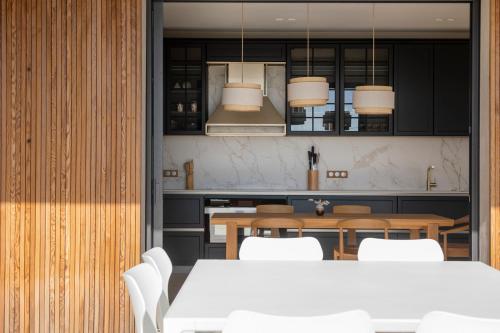 Photo de la galerie de l'établissement Villa TERRA COTTA - 4 chambres, piscine, vue mer, à Pietrosella