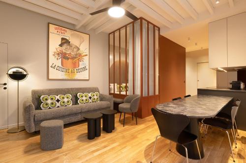 Pick A Flat's Apartment in Montmartre - Rue des Martyrs