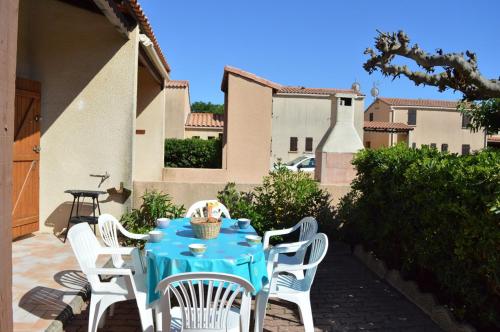 Photo de la galerie de l'établissement SP220-016 Maison 3 pièces mezzanine SAINT PIERRE LA MER, à Saint Pierre La Mer