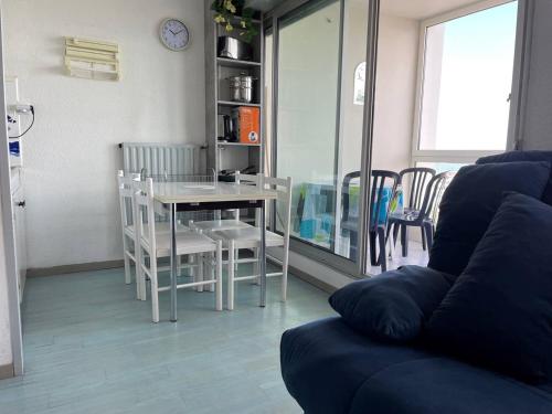 Photo de la galerie de l'établissement Appt 2 pièces LA ROCHELLE - LR240-506, à La Rochelle