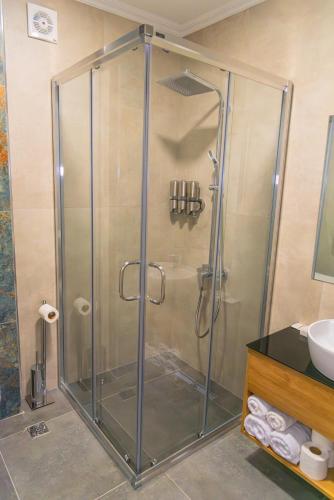 Ванная комната в Huzur Apart Hotel