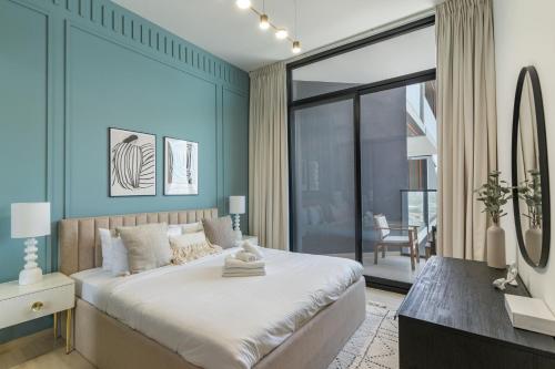 Ένα ή περισσότερα κρεβάτια σε δωμάτιο στο Stylish 3 Bedroom in JVC