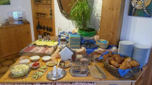 Mad på pensionatet eller i nærheden