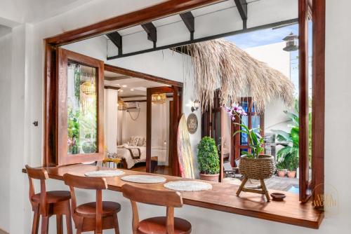 Fotografie z fotogalerie ubytování Bali-Inspired Villa with Private Pool ,Sleeps 10 v destinaci Boac