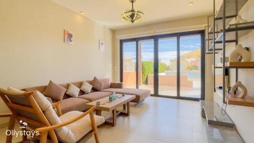 Ollystays Tawila 3BR Townhouse Shared Pool