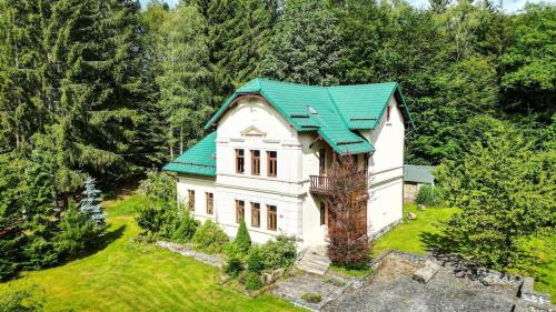 Château du Golf next to Malevil Golf Resort