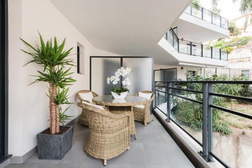 Luxueux appartement proche de la Croisette avec grande terrasse aménagée