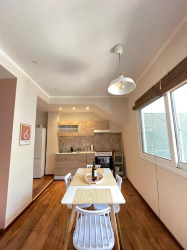 Lemon Yard Apartment
