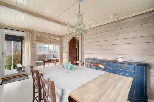 Φωτογραφία από το άλμπουμ του Gildeskaal - A Fairytale Stay in Rosendal σε Rosendal