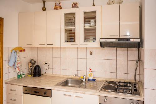 Dapur atau dapur kecil di Charming condo in Old Town Sarajevo