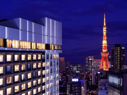 Pemandangan umum bagi Tokyo atau pemandangan bandar yang diambil dari hotel
