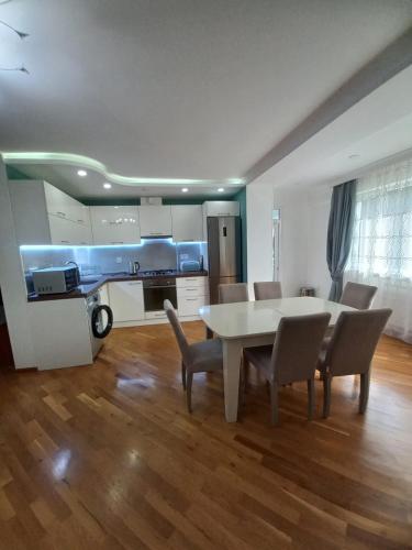 Sweet home in the center.