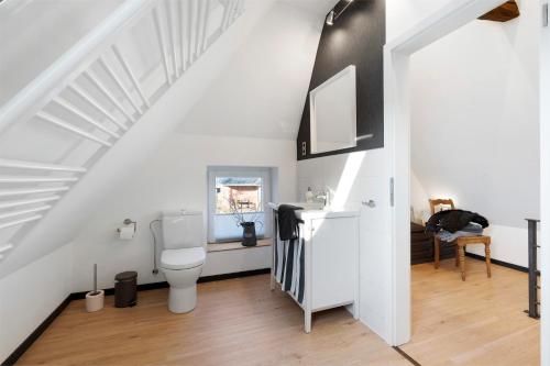 Μια τηλεόραση ή/και κέντρο ψυχαγωγίας στο Room 24