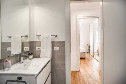 Naos Suite close Popolo Square