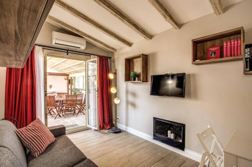 Attic with Terrace by Trevi Fountain