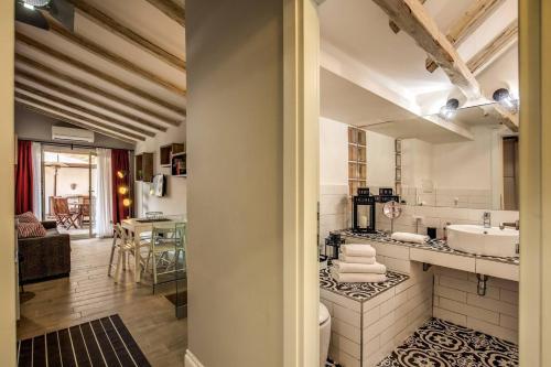 Attic with Terrace by Trevi Fountain