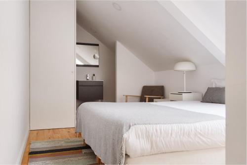 Mezzanine Studio in the City Center