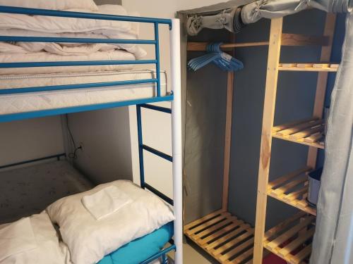 Studio cabine Port d'Hyères et pkg gratuit