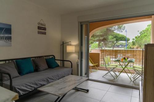 Studio cabine Port d'Hyères et pkg gratuit