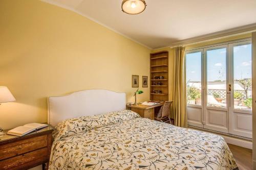 Attic with Terrace Overlooking St Peter's Basilica