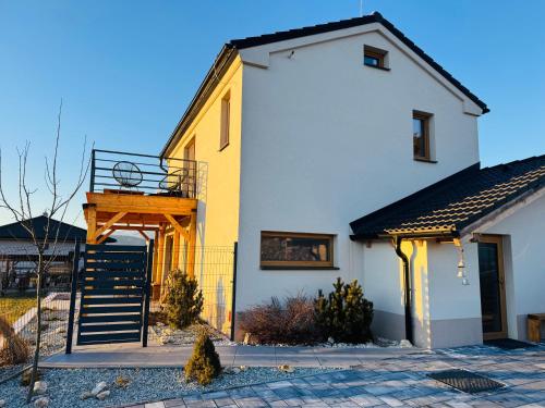 Bygningen som feriehuset ligger i