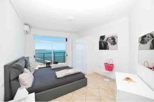 Entire beachfront apartment ALAIN