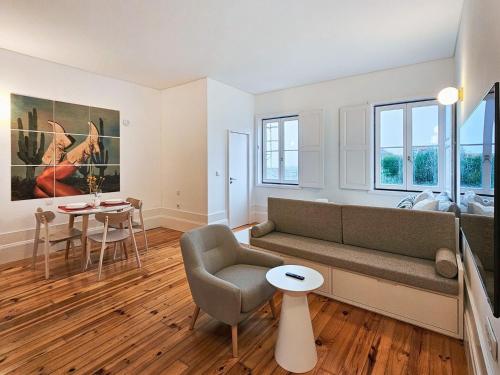 Bright and Cozy Loft in the City Center