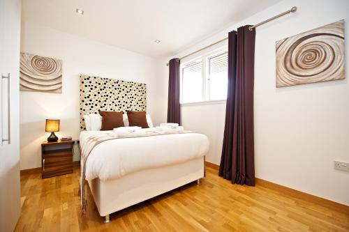 Postel nebo postele na pokoji v ubytování Staycity Aparthotels Edinburgh West End