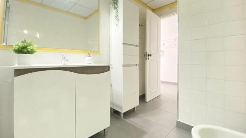Quarteira Frente Praia II by HomeSlow Rentals