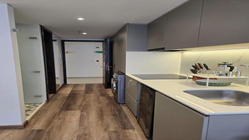 Køkken eller tekøkken på vestrip - taj - 97, cerca a el parque de la 93