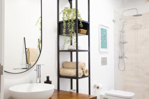 Bilik mandi di Perfeito Suite - top floor only