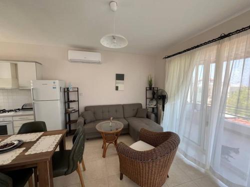 Kuchyň nebo kuchyňský kout v ubytování Apartment in Turtle Bay Village , Esentope Northern Cyprus