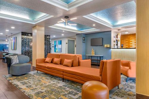Best Western Plus Universal Inn Image