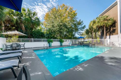 Best Western Plus Universal Inn Image