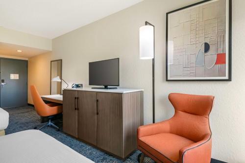 Best Western Plus Universal Inn Image