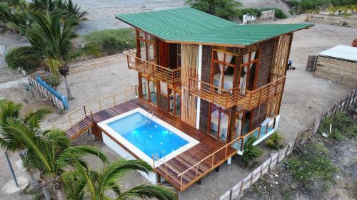 Kolam renang di atau dekat dengan Top tower Caleta Grau Top Host