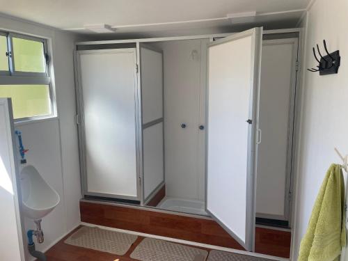 Koupelna v ubytování Glamping Eluney Bucalemu