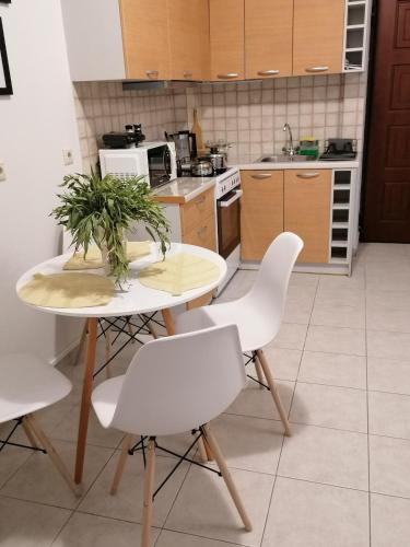 ROBERT's Flat in Nafplio Town Centre