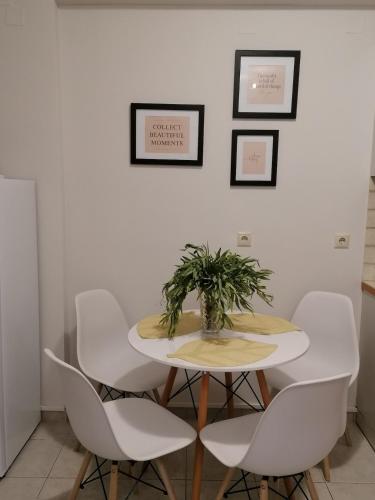 ROBERT's Flat in Nafplio Town Centre
