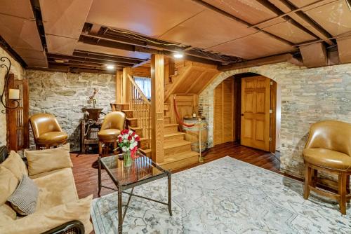 Area soggiorno di Historic Webster House Bed and Breakfast Inn