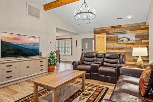 Peaceful Mtn View- Hot Tub- Fire Pit- Pets- Pond photo 10
