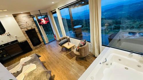 Vista general de una montaña o vista desde el lodge 